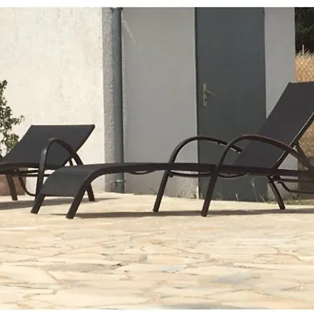 Maison Blanche Piscine Et Petit Dejeuner Bed & Breakfast 3*