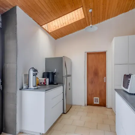 Maison Blanche Piscine Et Petit Dejeuner Bed & Breakfast *