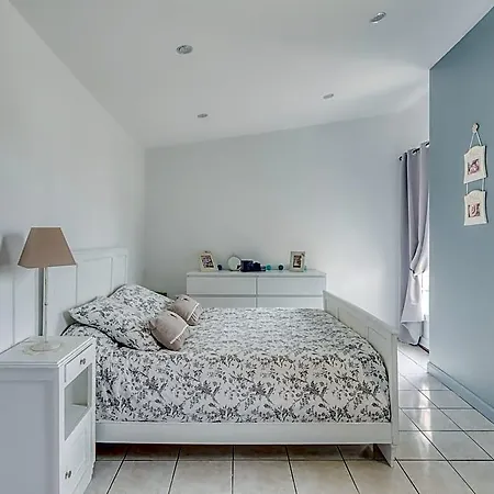 Maison Blanche Piscine Et Petit Dejeuner