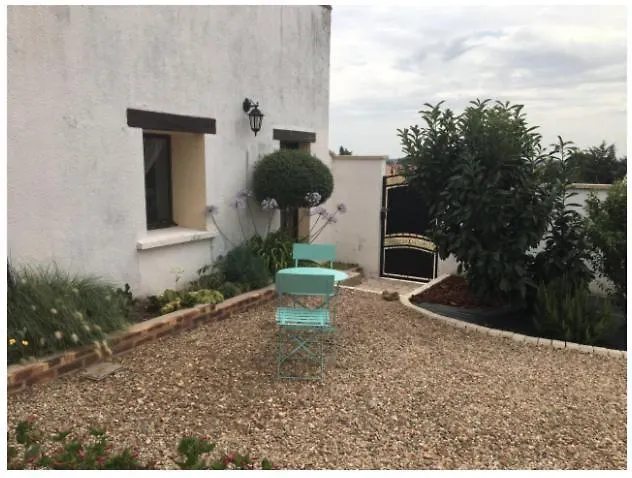 Maison Blanche Piscine Et Petit Déjeuner 3*